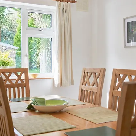 Seanacnoc Overlooking Bay * Kenmare