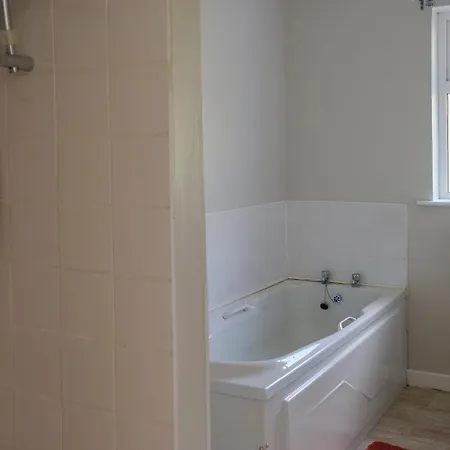 Seanacnoc Overlooking Bay Nyaraló