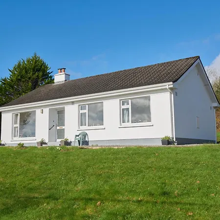 Seanacnoc Overlooking Bay Кенмар