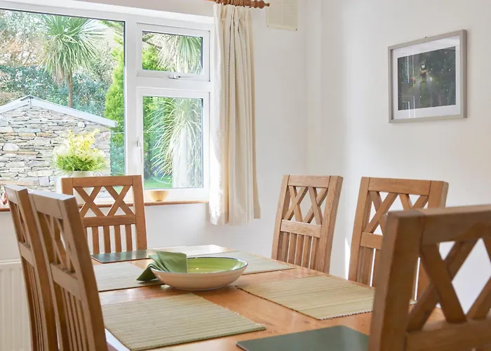 Seanacnoc Overlooking Bay * Kenmare